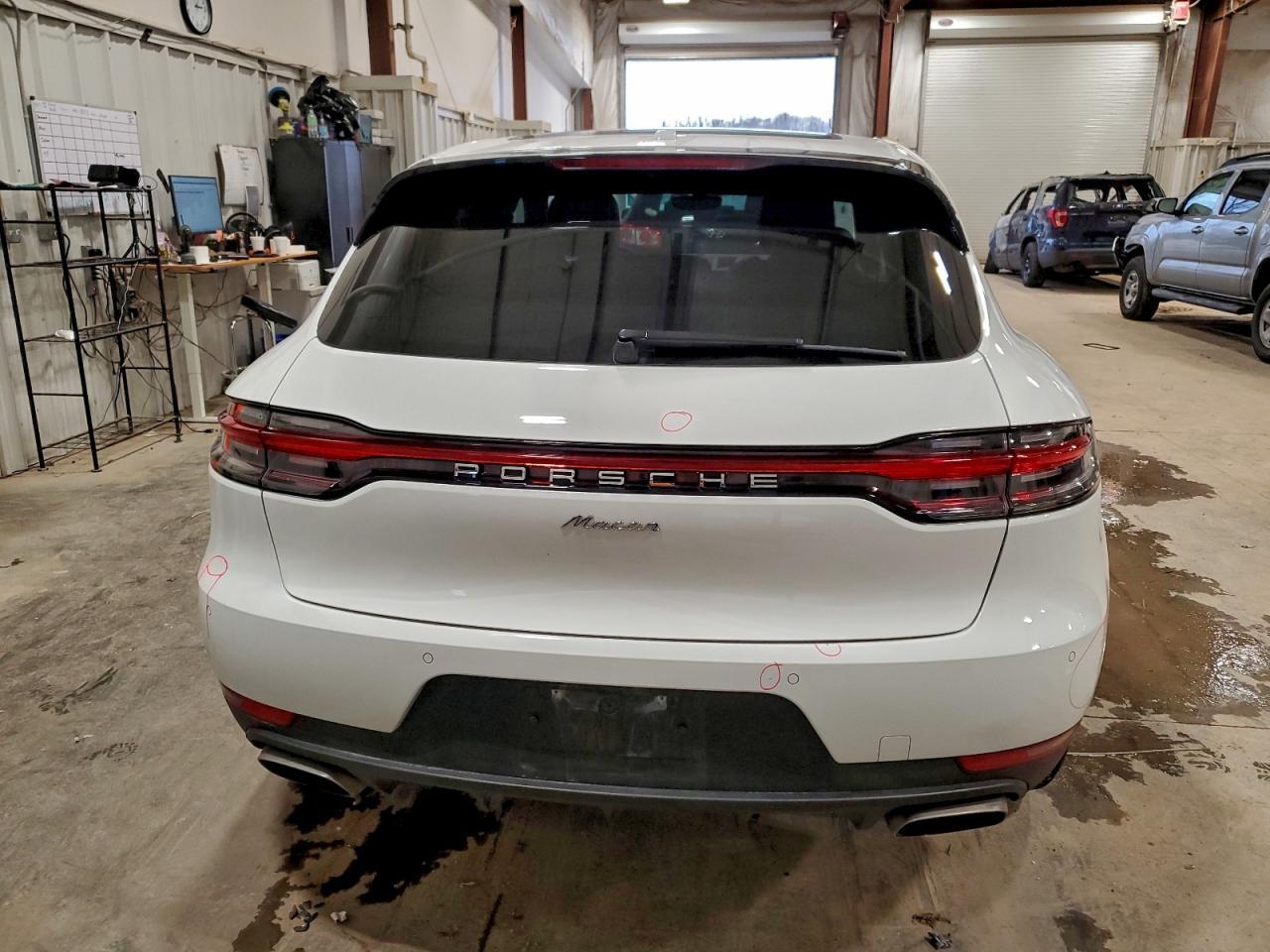 2021 PORSCHE Macan