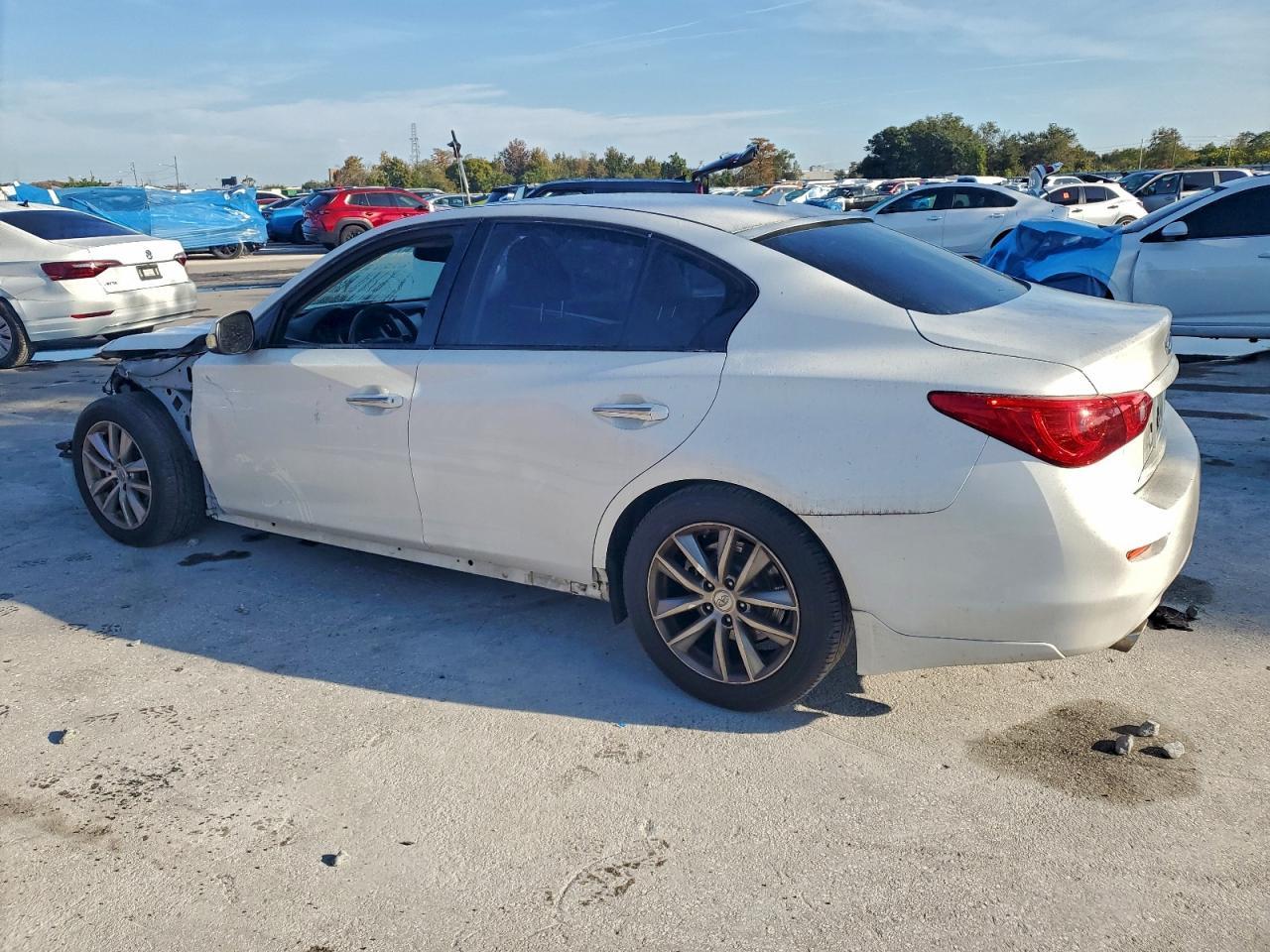 2014 INFINITI Q50