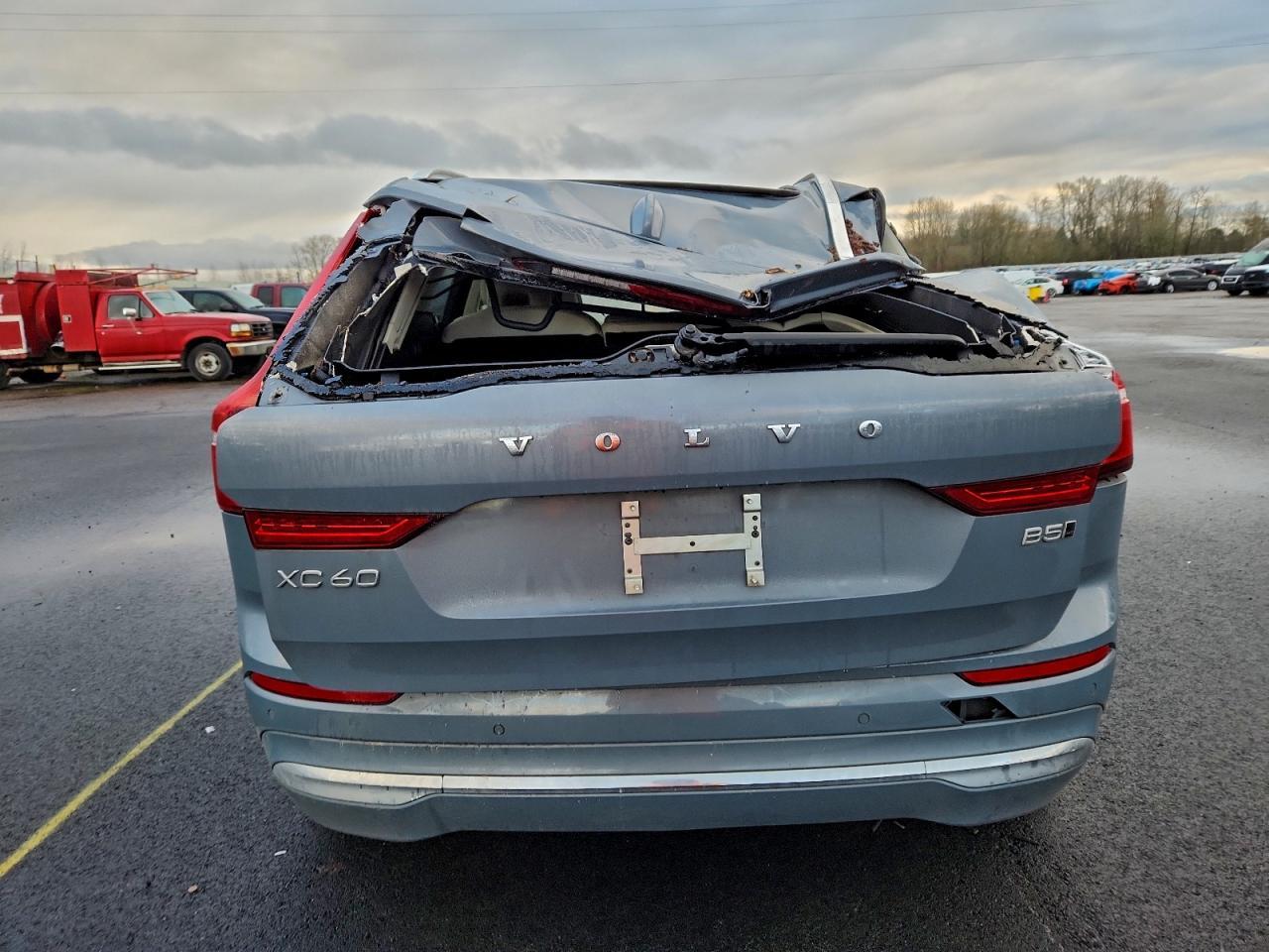 2022 VOLVO XC60