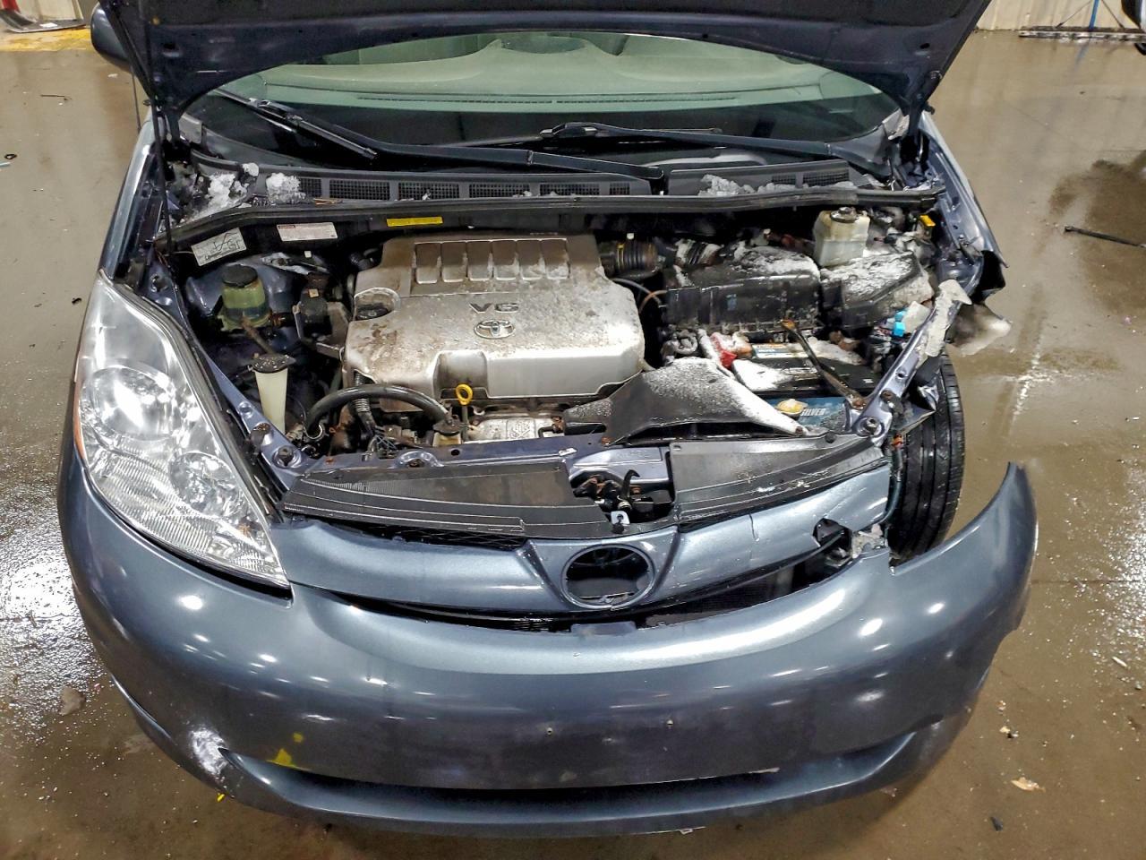 2008 TOYOTA SIENNA