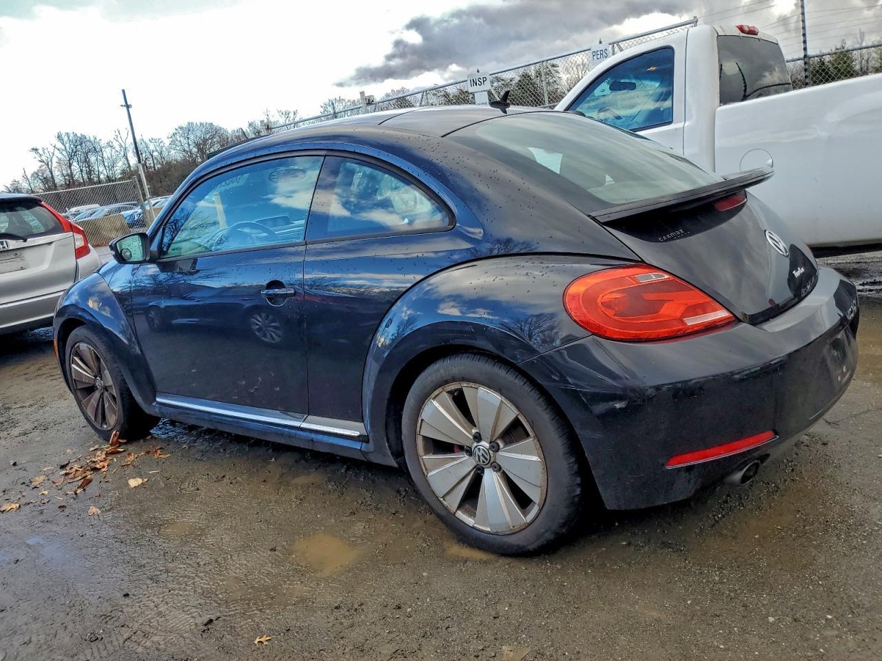 2012 VOLKSWAGEN Beetle
