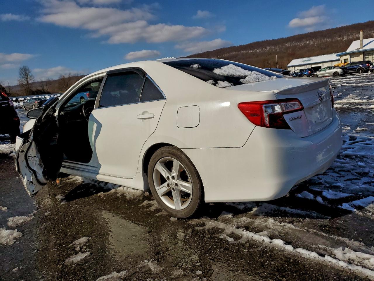 2013 TOYOTA CAMRY