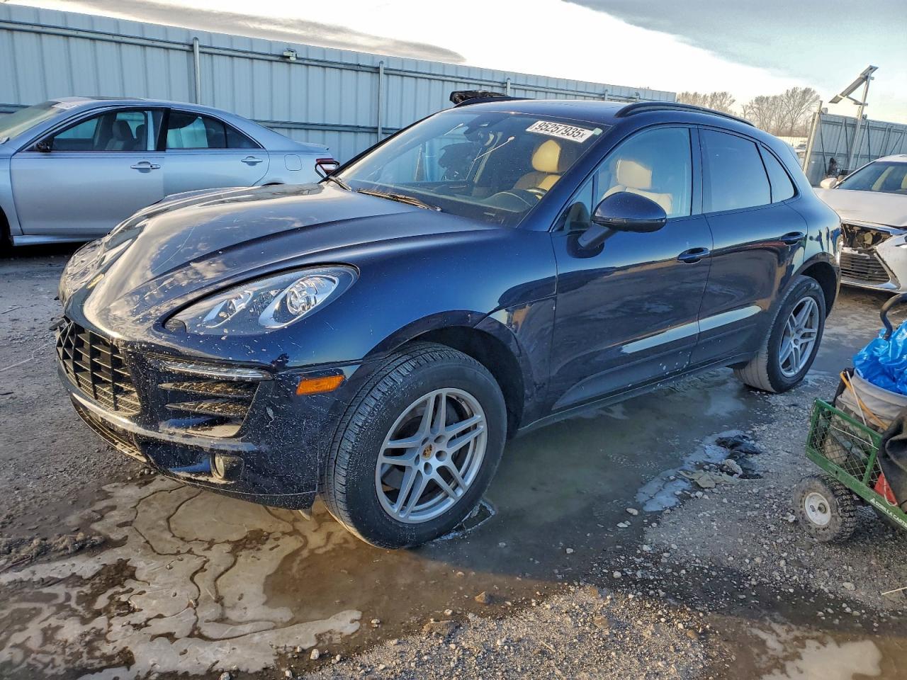 2018 PORSCHE Macan