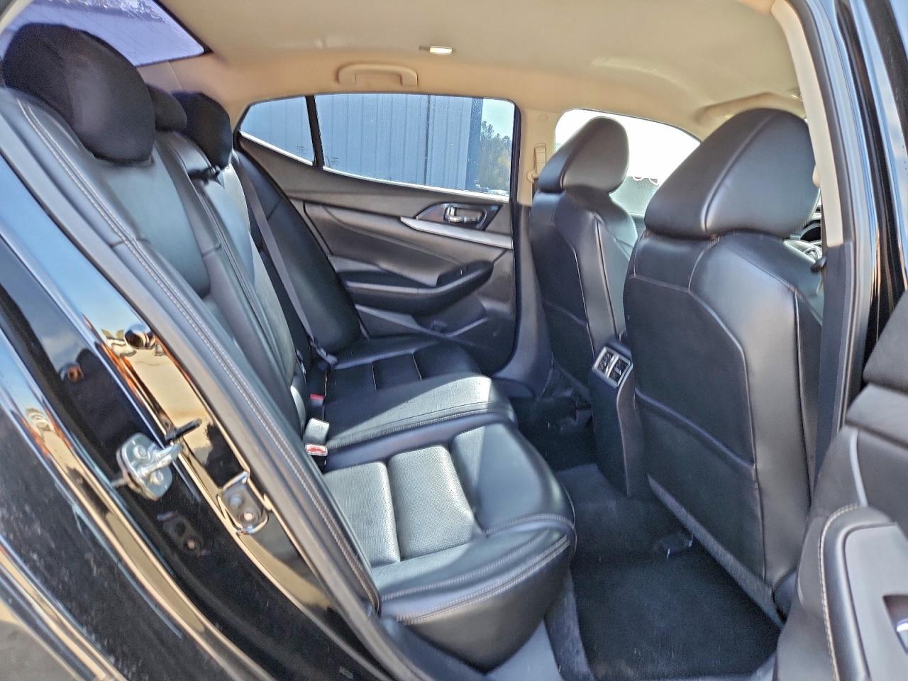 2017 NISSAN Maxima