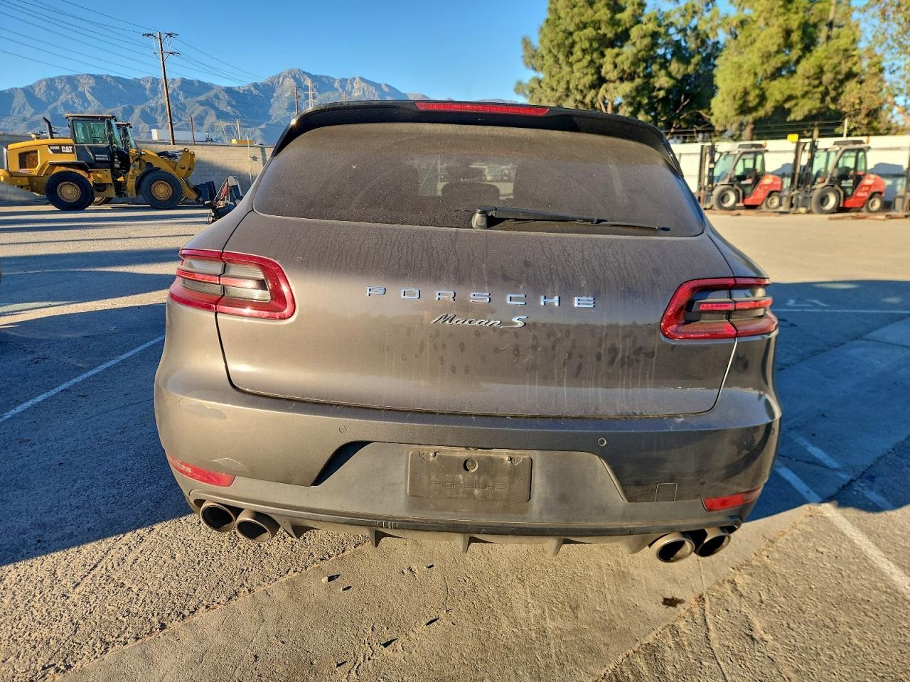 2016 PORSCHE Macan