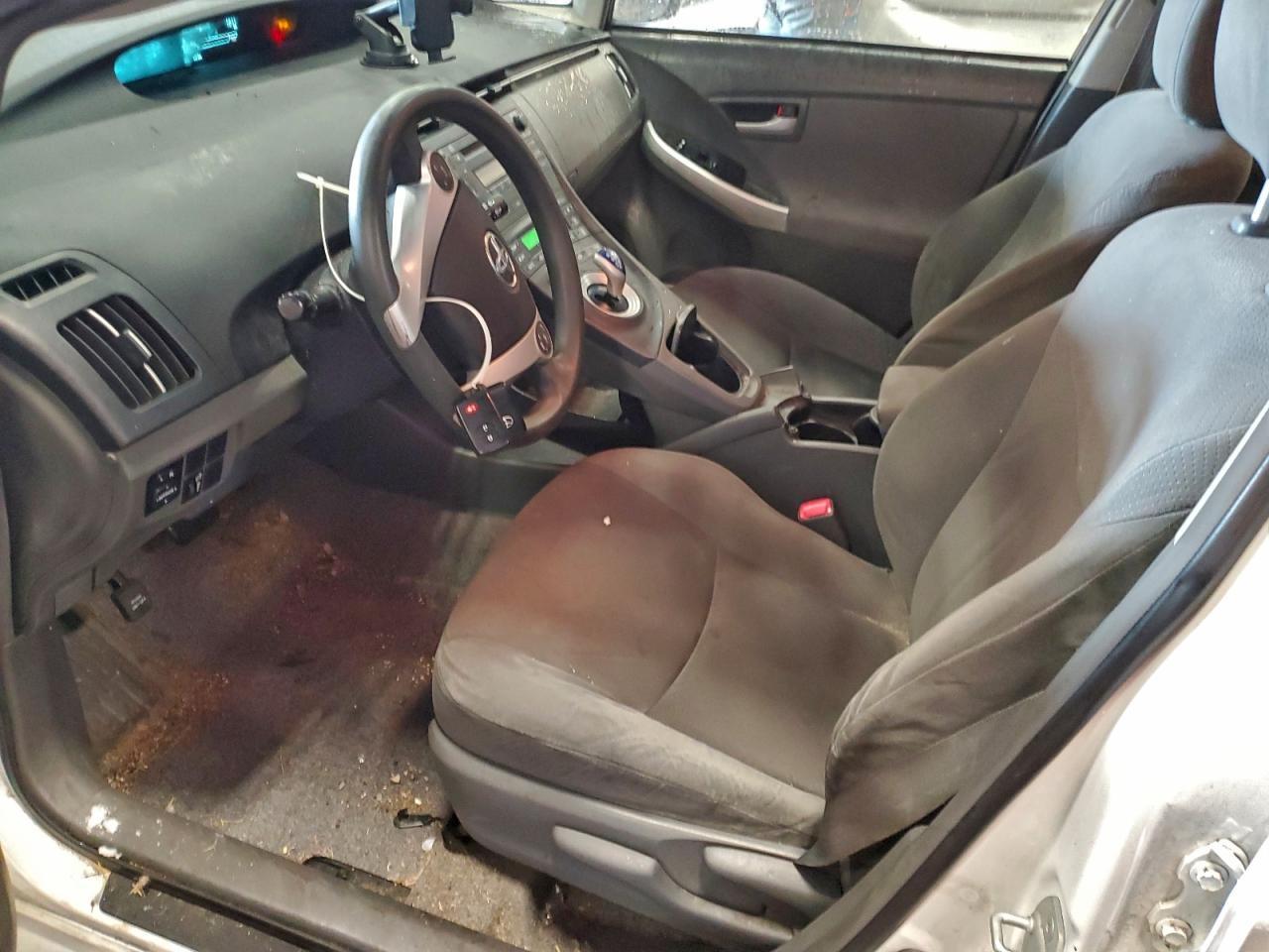 2011 TOYOTA PRIUS