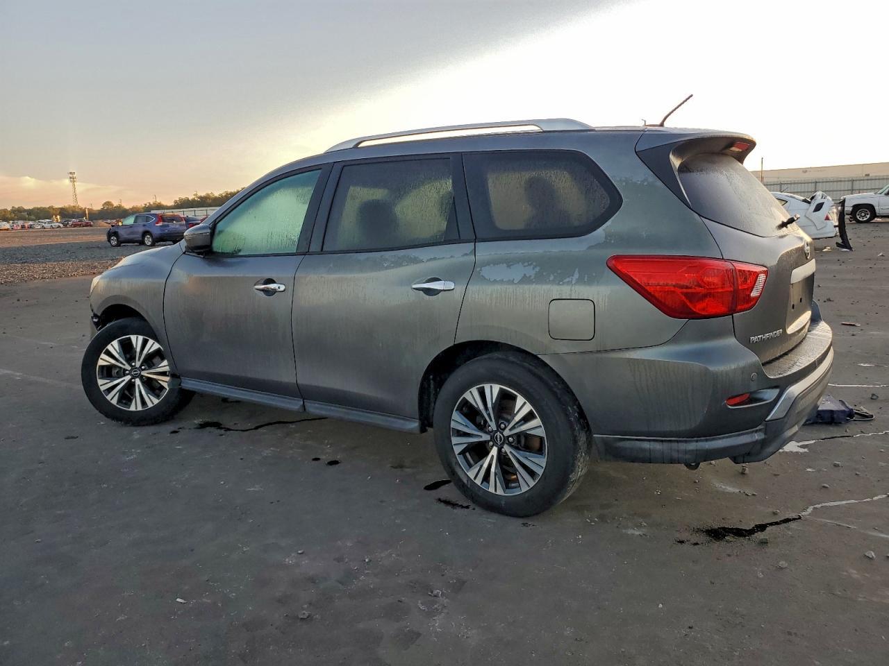 2017 NISSAN PATHFINDER
