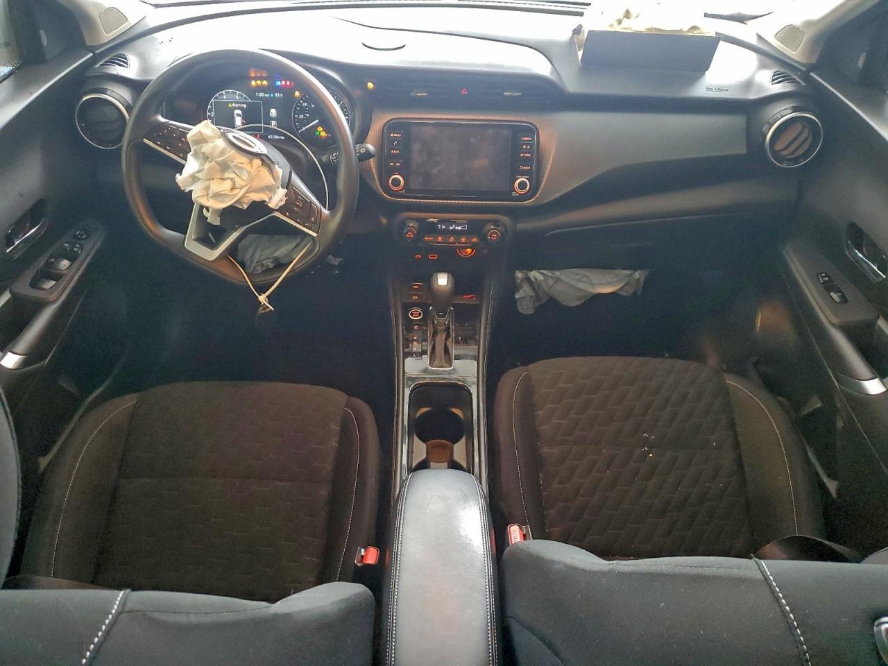 2022 NISSAN KICKS