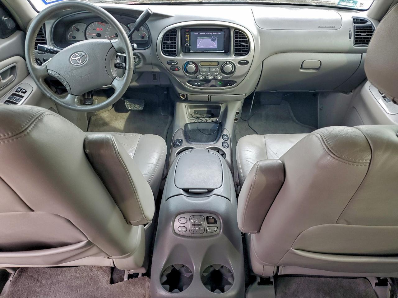 2004 TOYOTA Sequoia