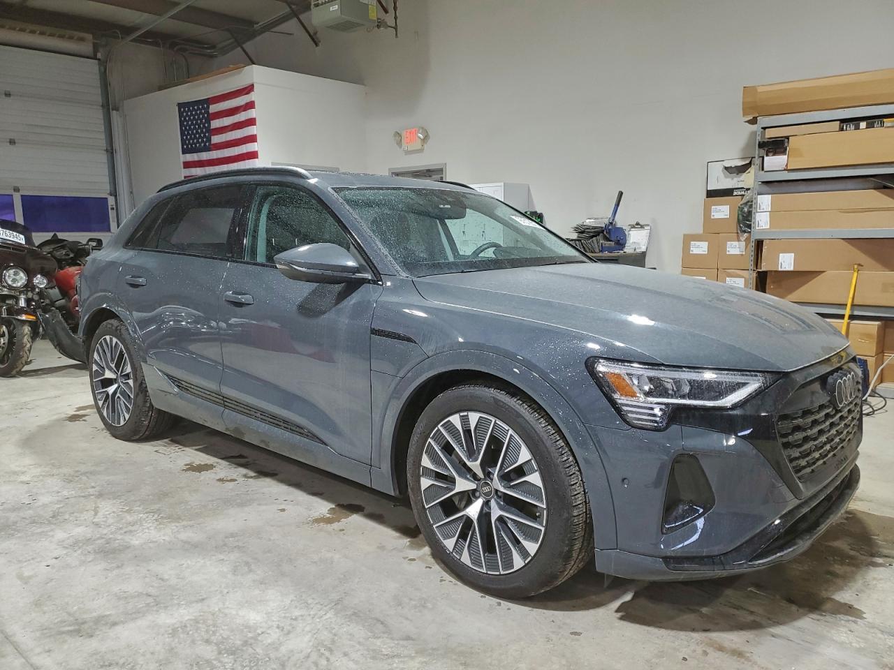 2024 AUDI Q8