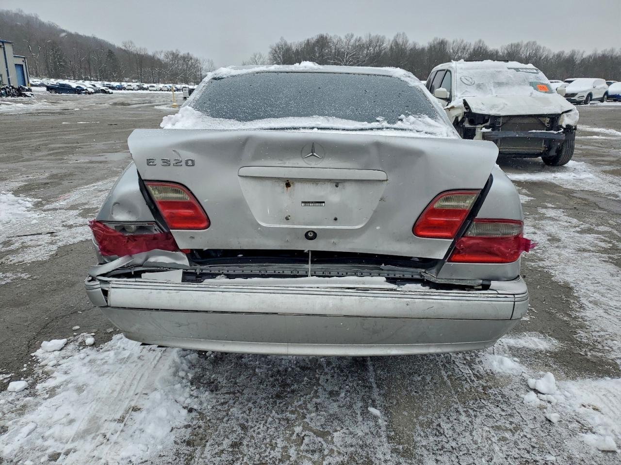 2002 MERCEDES-BENZ E-Class