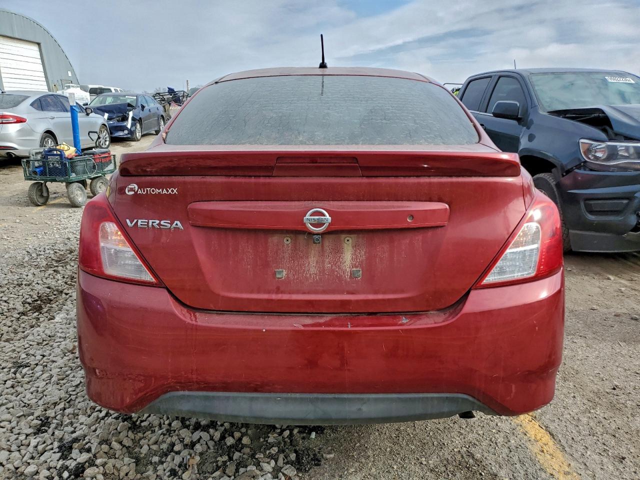 2017 NISSAN VERSA