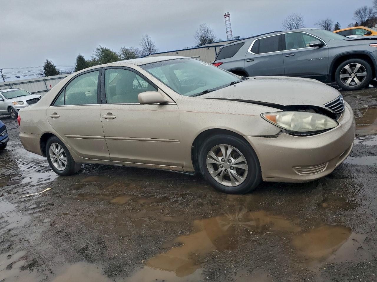2005 TOYOTA CAMRY
