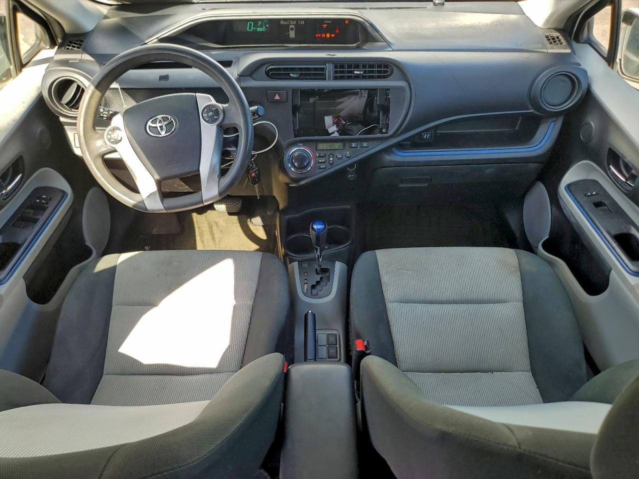 2013 TOYOTA Prius c