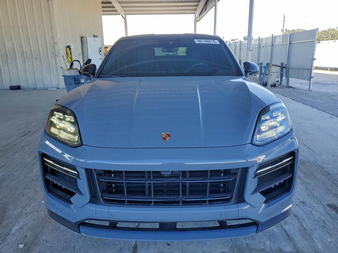 2025 PORSCHE CAYENNE
