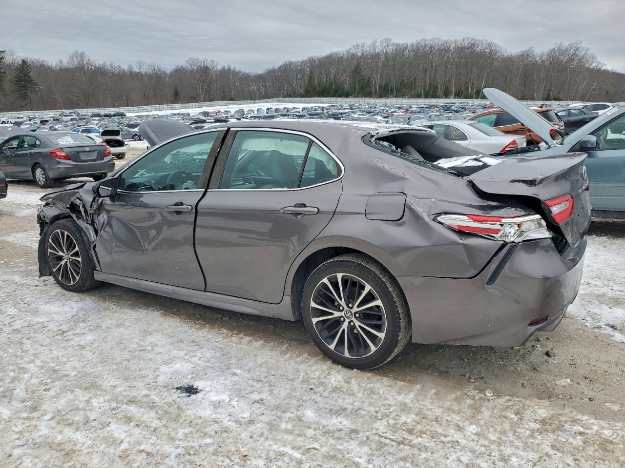 2018 TOYOTA CAMRY