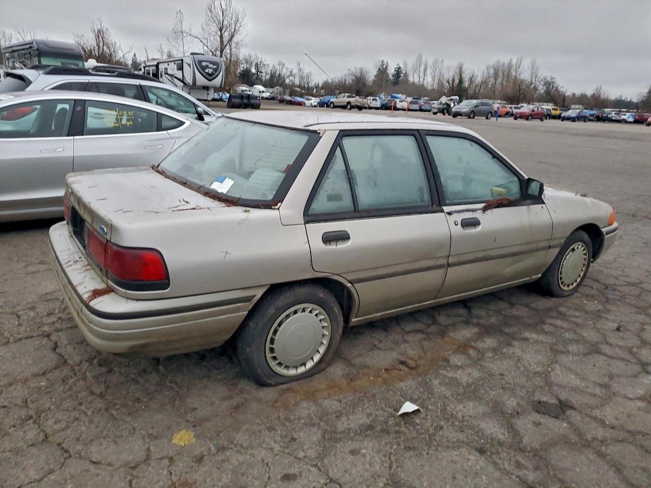 1992 FORD Escort