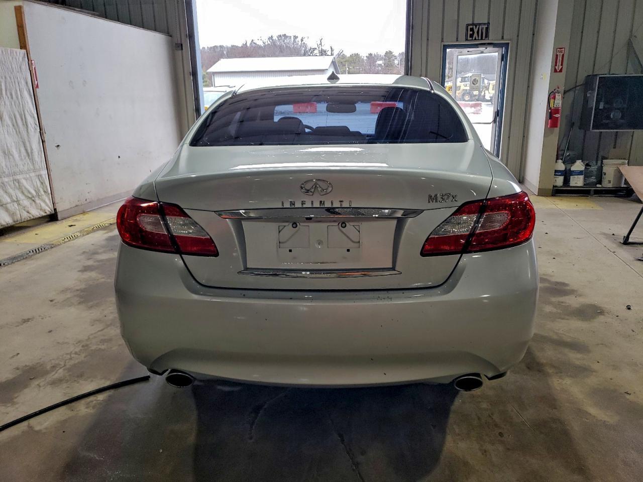 2012 INFINITI M37