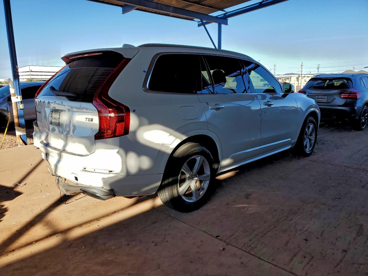 2020 VOLVO XC90