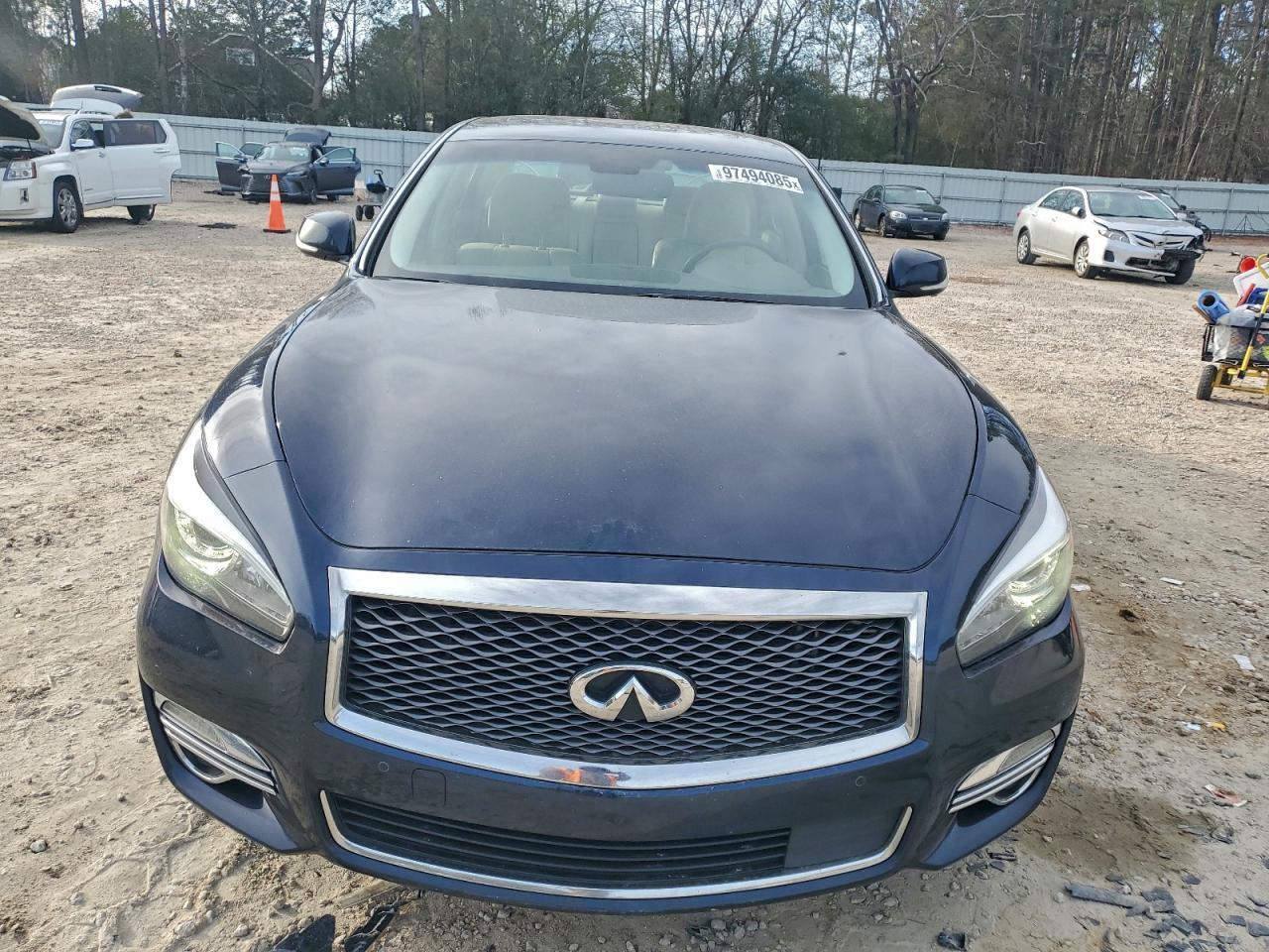2015 INFINITI Q70