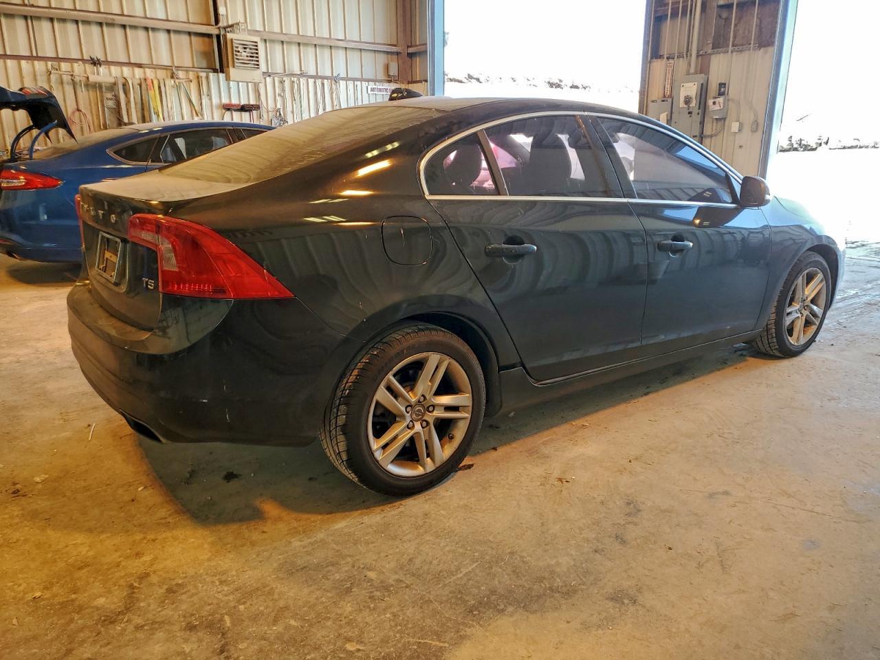 2015 VOLVO S60