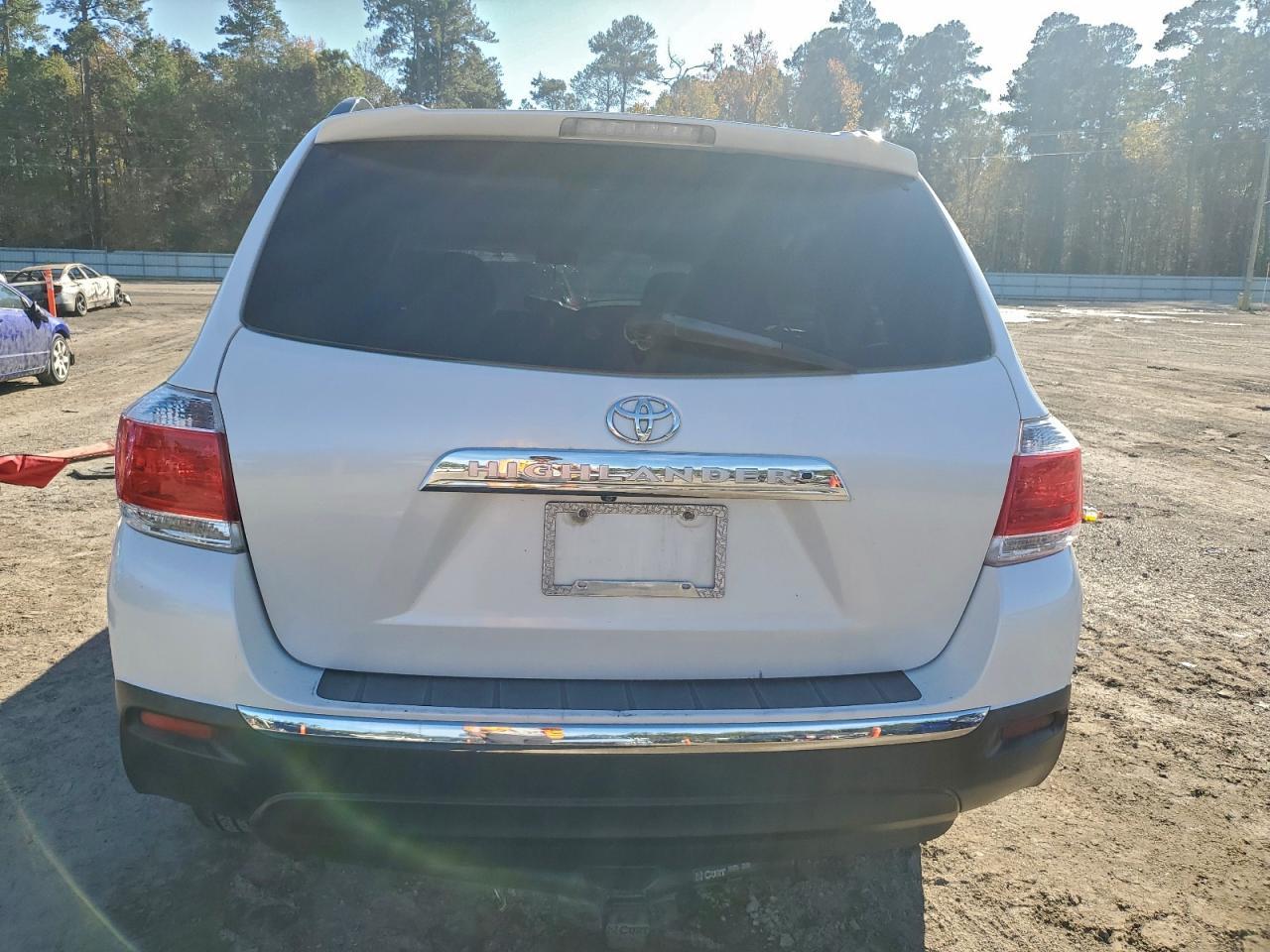 2011 TOYOTA HIGHLANDER