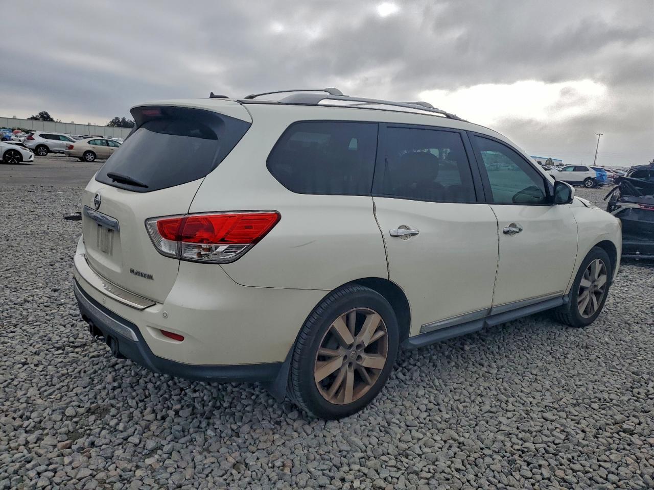 2016 NISSAN PATHFINDER