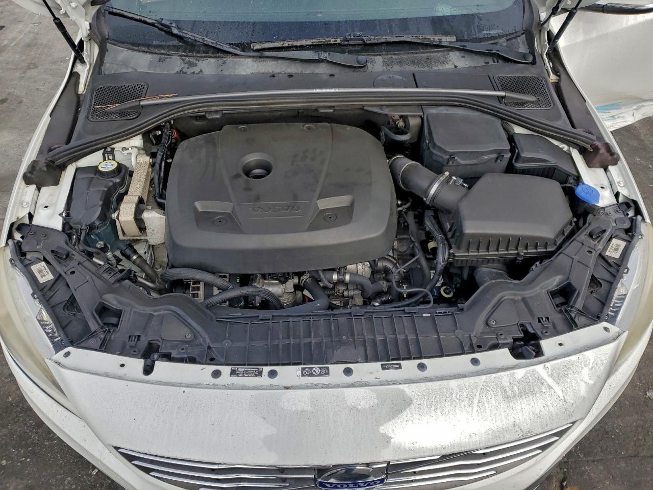 2015 VOLVO S60