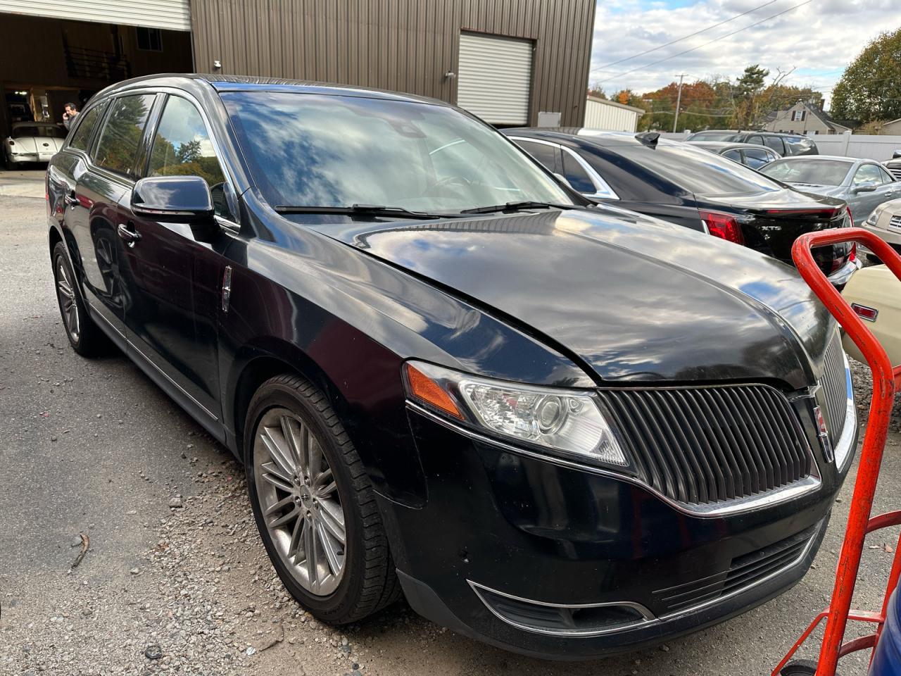 2016 LINCOLN MKT