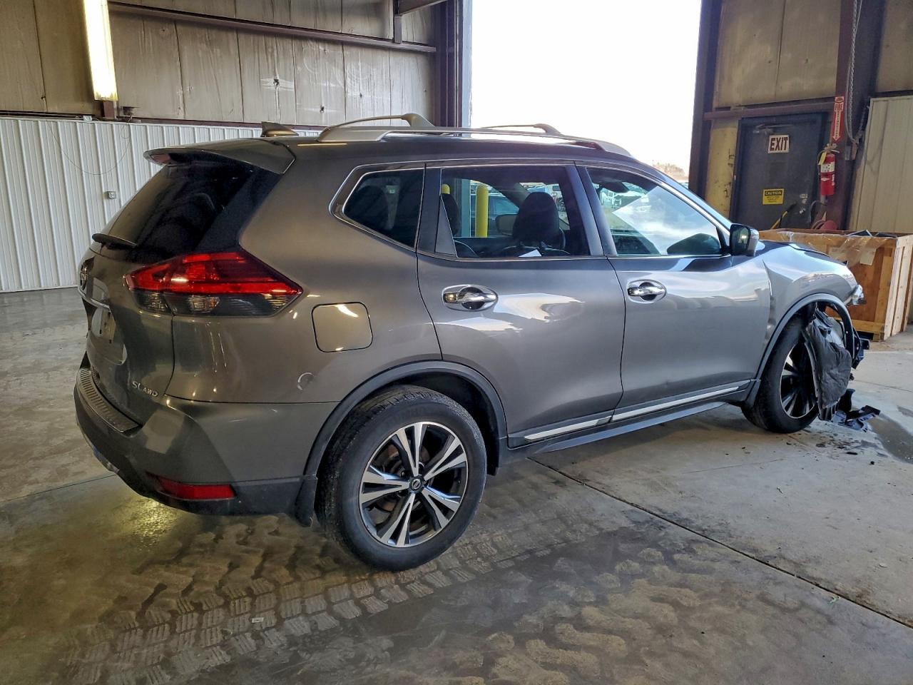 2017 NISSAN ROGUE