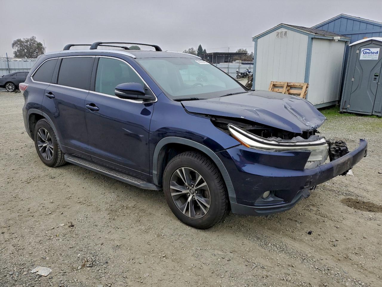 2016 TOYOTA HIGHLANDER