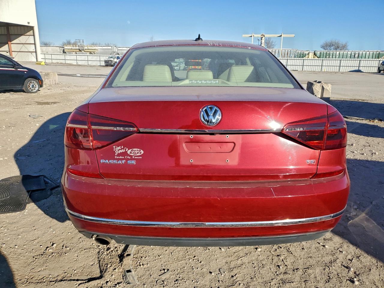2017 VOLKSWAGEN Passat