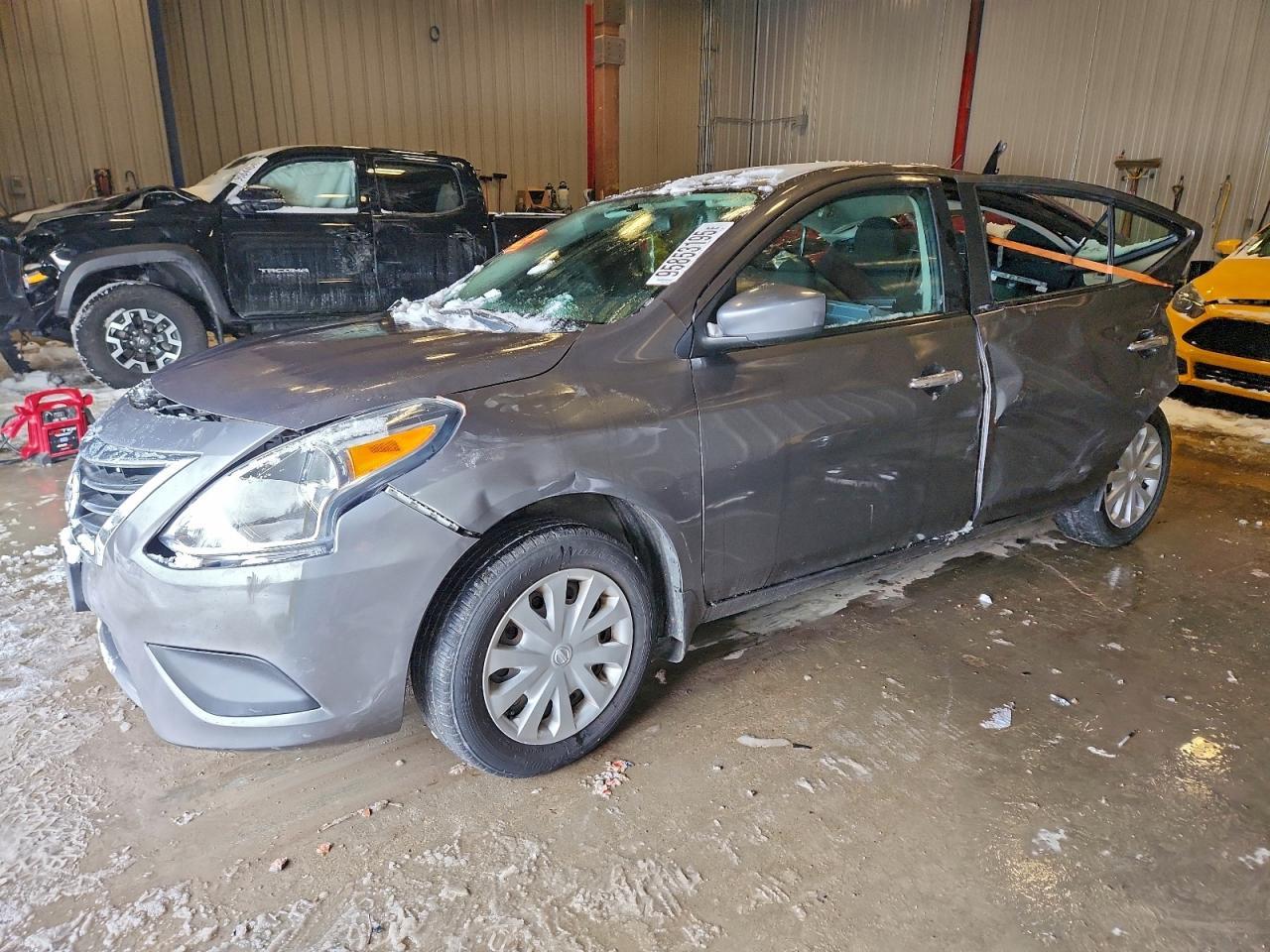 2016 NISSAN VERSA