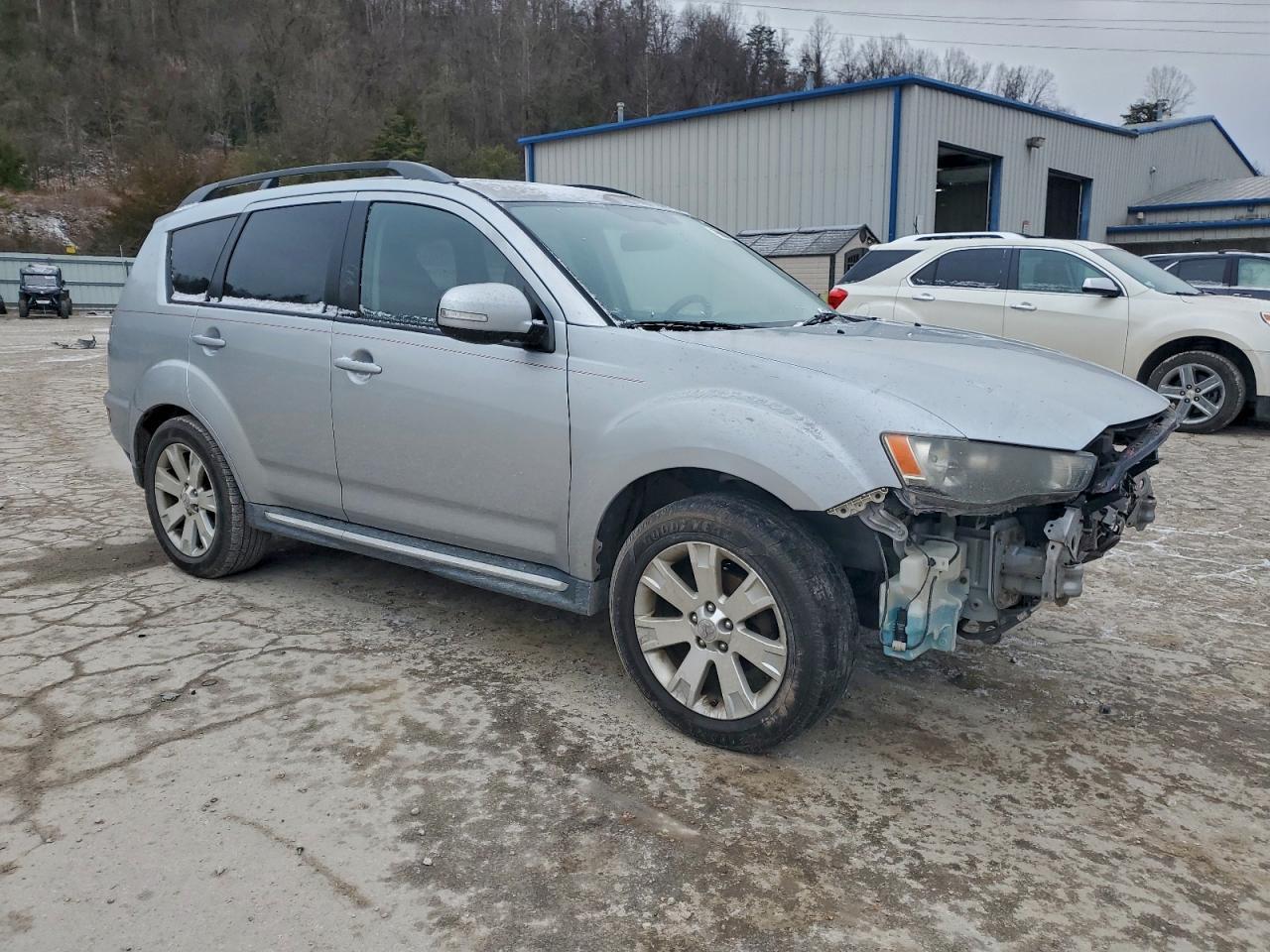 2011 MITSUBISHI outlander