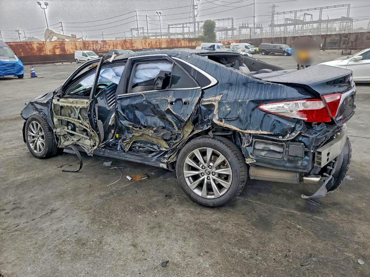 2016 TOYOTA CAMRY
