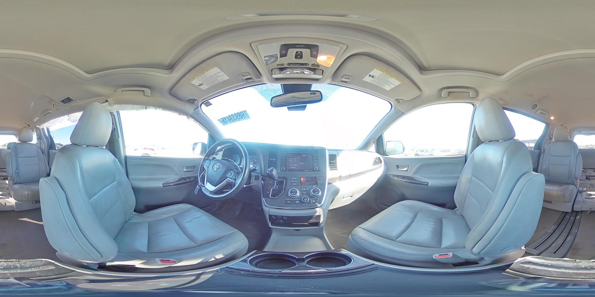 2018 TOYOTA SIENNA