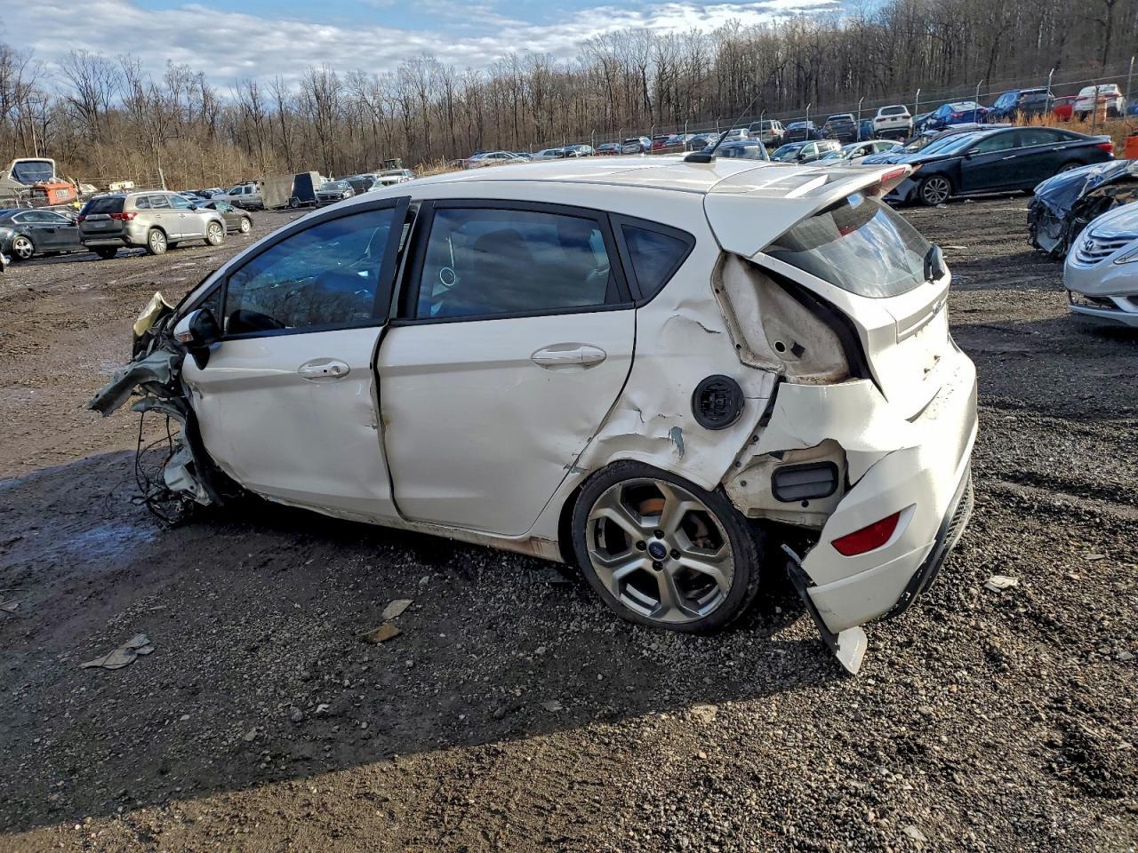 2016 FORD Fiesta