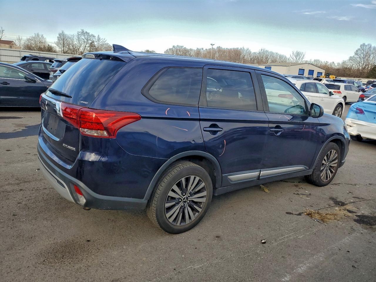 2019 MITSUBISHI outlander