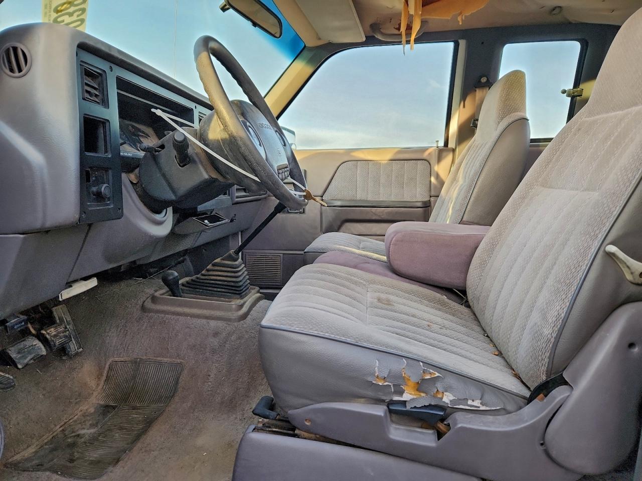 1995 DODGE Dakota