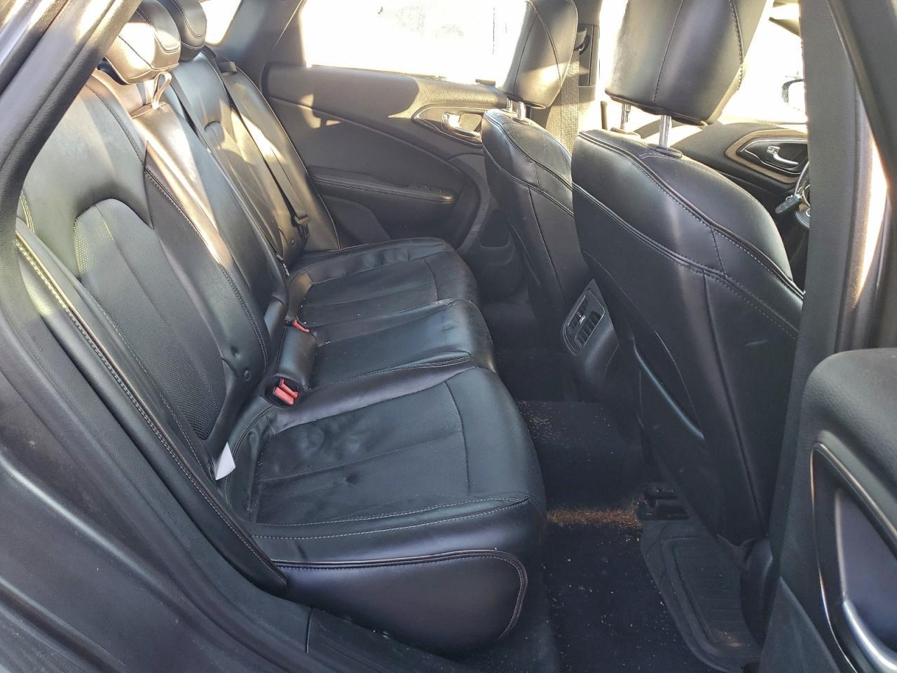 2015 CHRYSLER 200