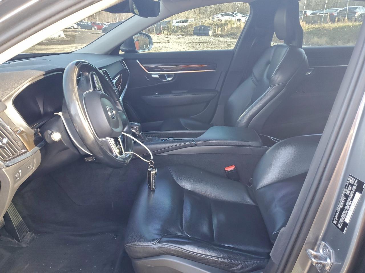 2018 VOLVO S90