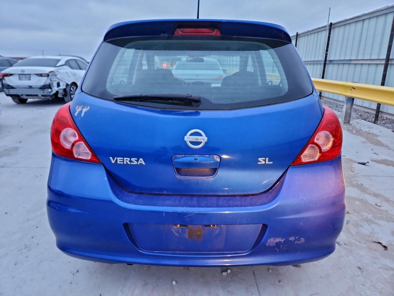 2010 NISSAN VERSA