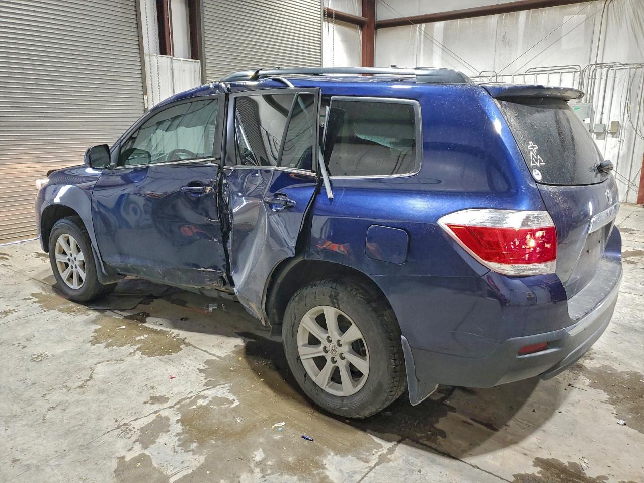 2013 TOYOTA HIGHLANDER