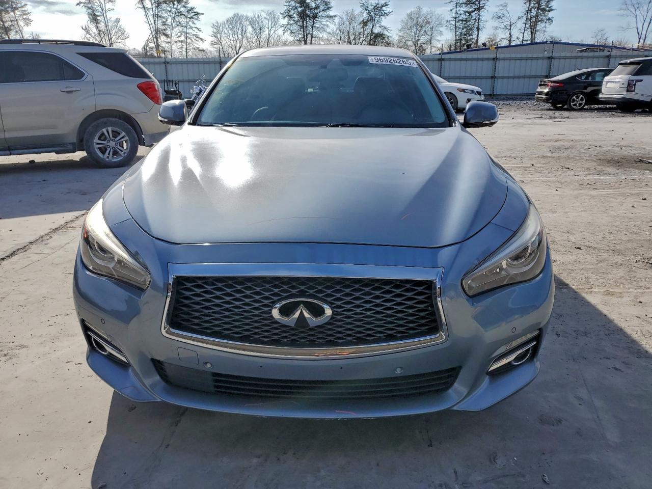 2016 INFINITI Q50