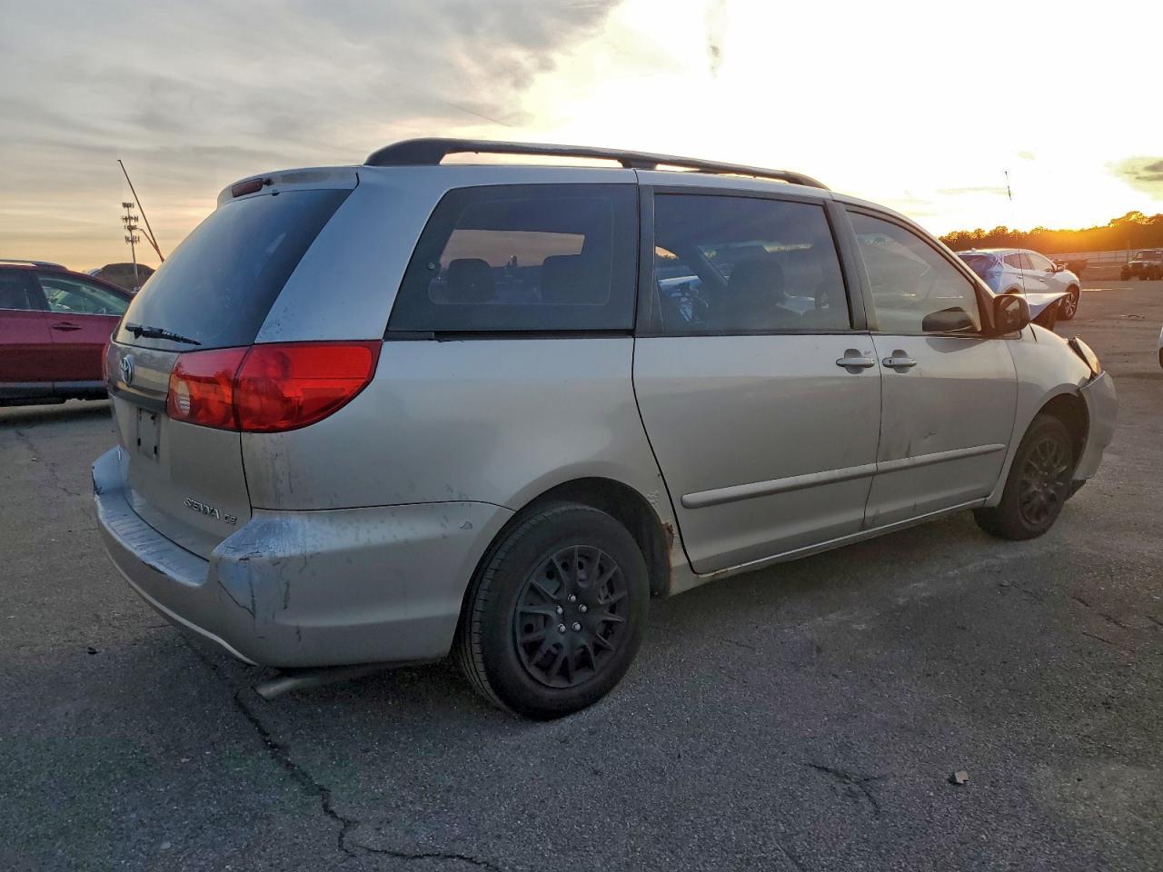 2007 TOYOTA SIENNA