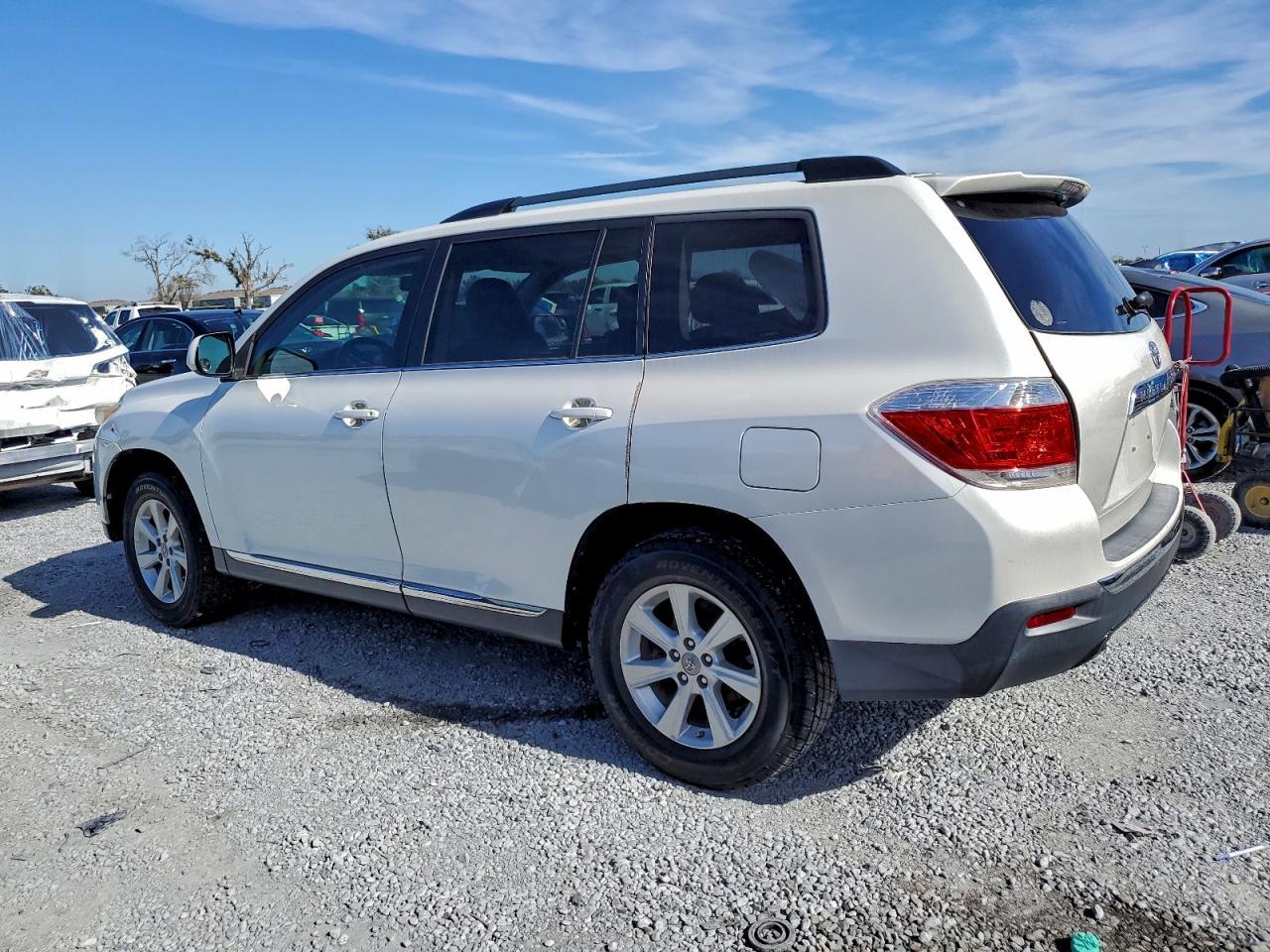 2011 TOYOTA HIGHLANDER