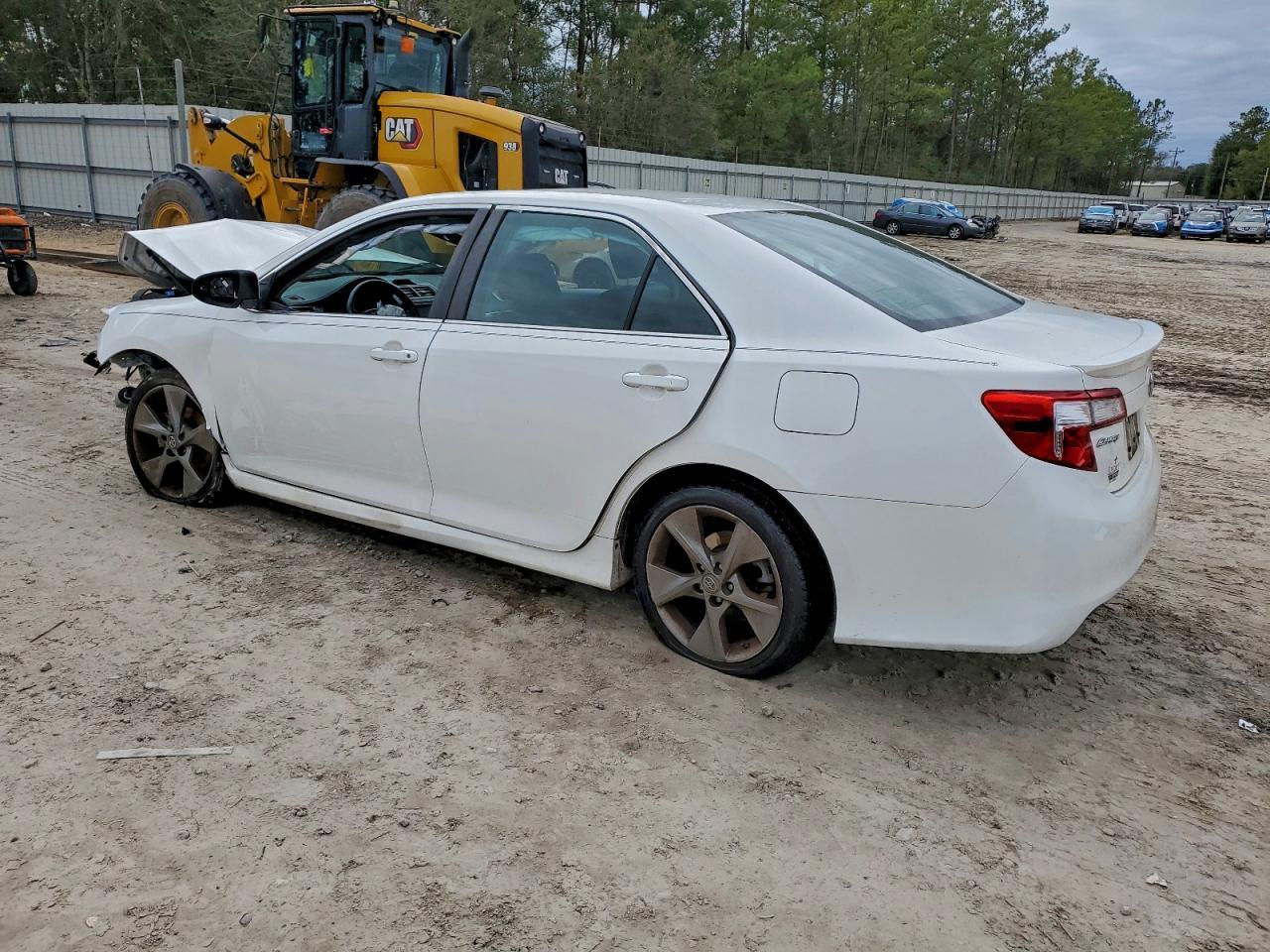 2014 TOYOTA CAMRY