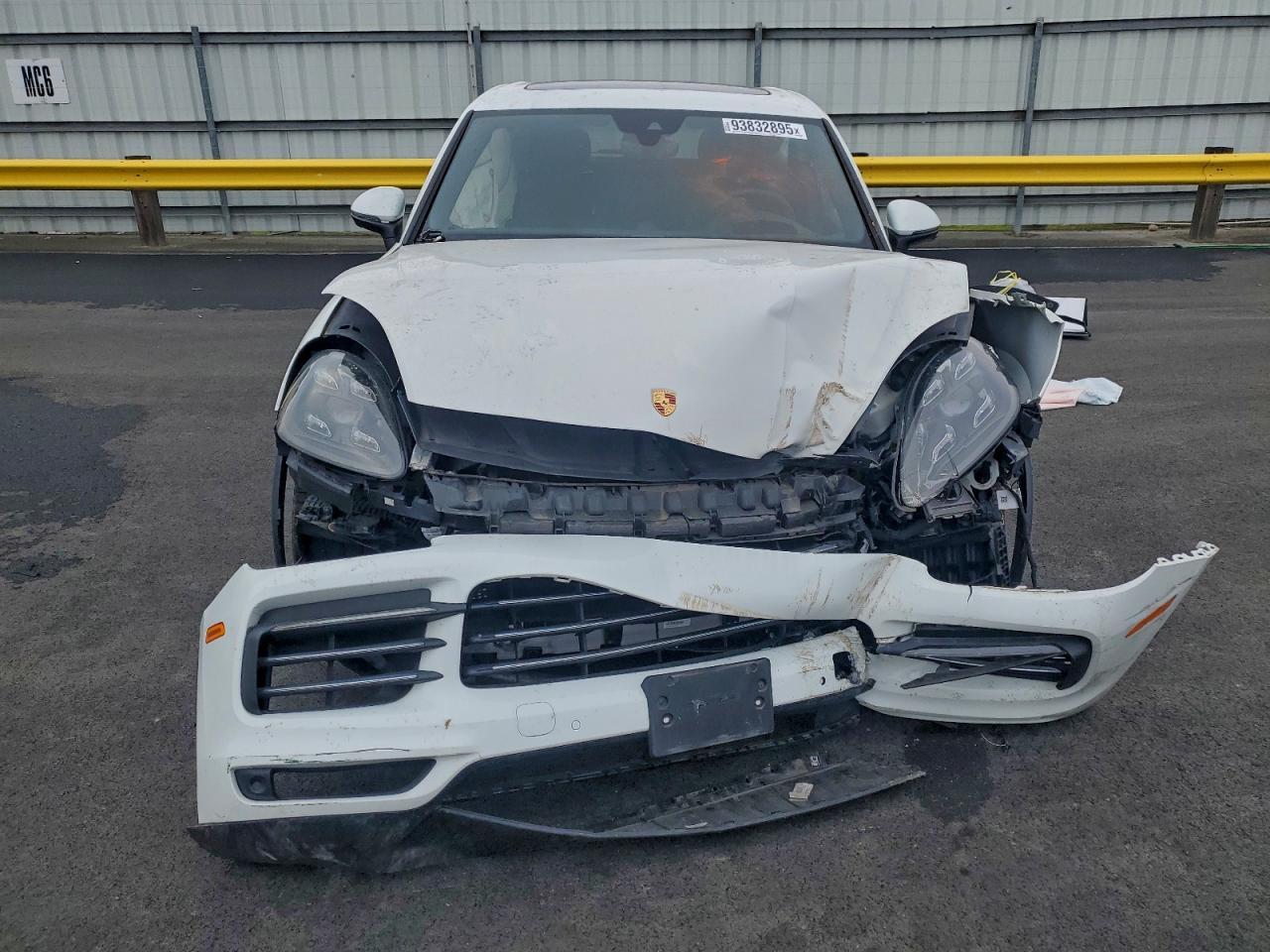 2020 PORSCHE CAYENNE