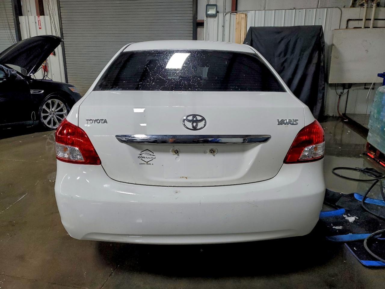 2011 TOYOTA YARIS
