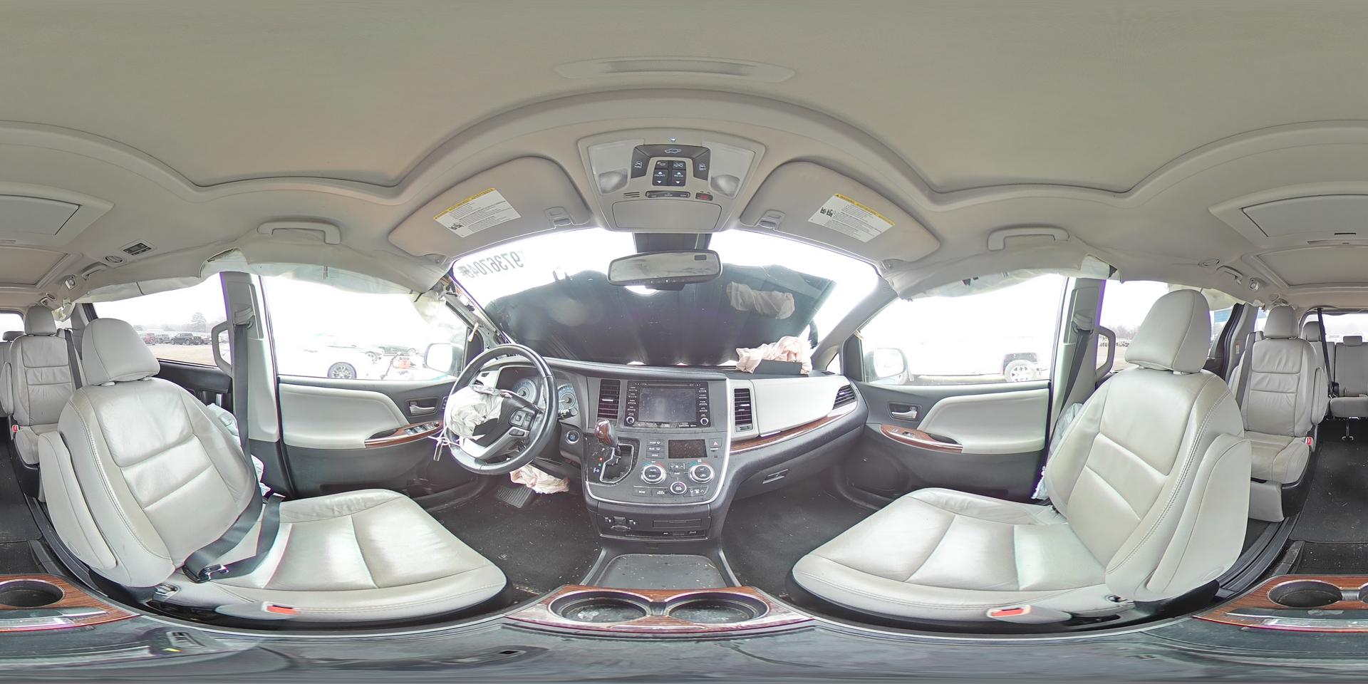 2018 TOYOTA SIENNA